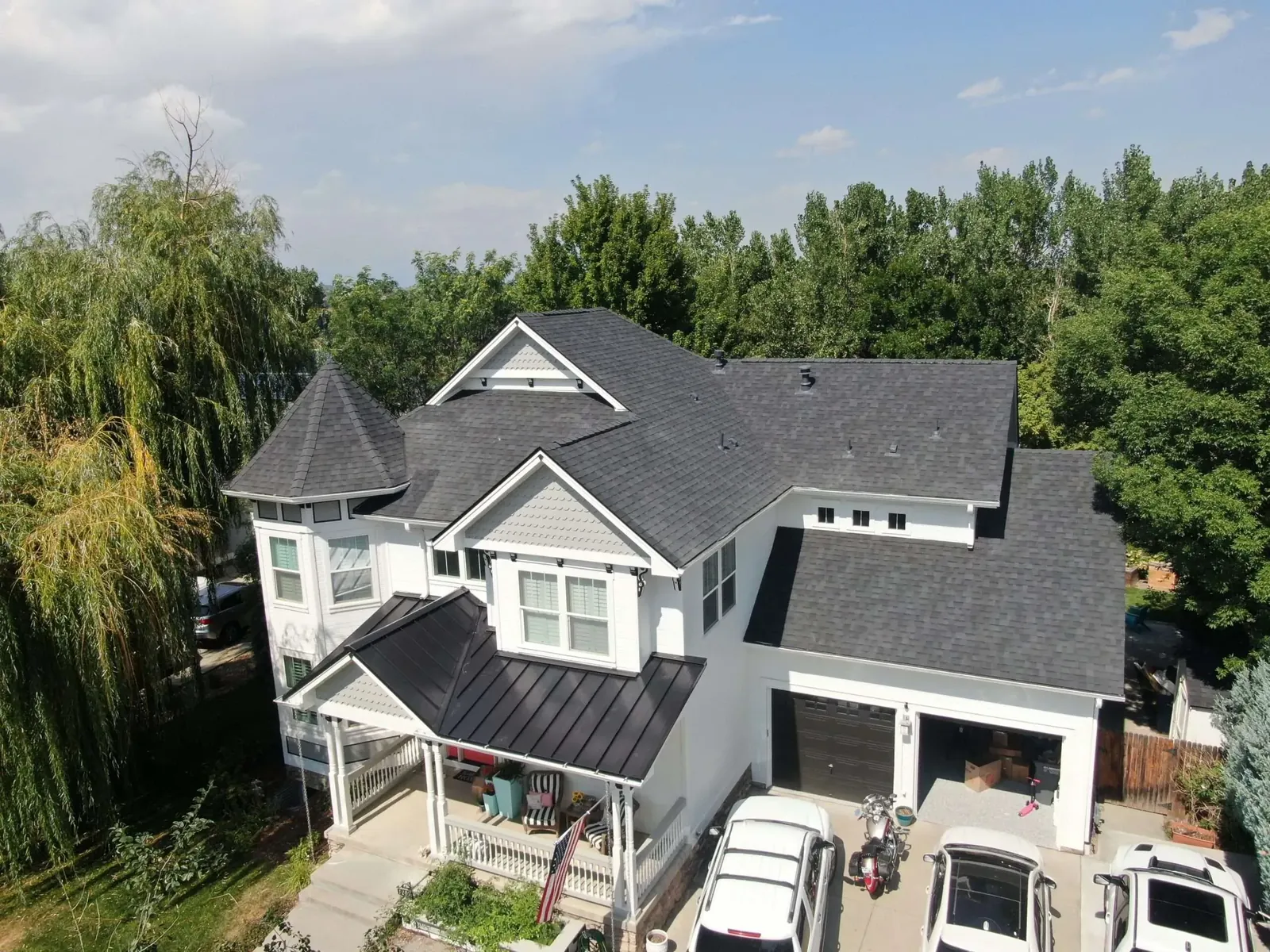 Cover image for the article Buying or Selling in Winter vs. Summer: A Seasonal Guide for Colorado Homeowners